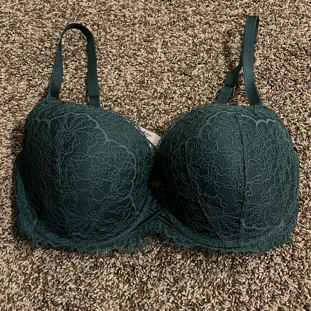 Green lace push up bra with wire